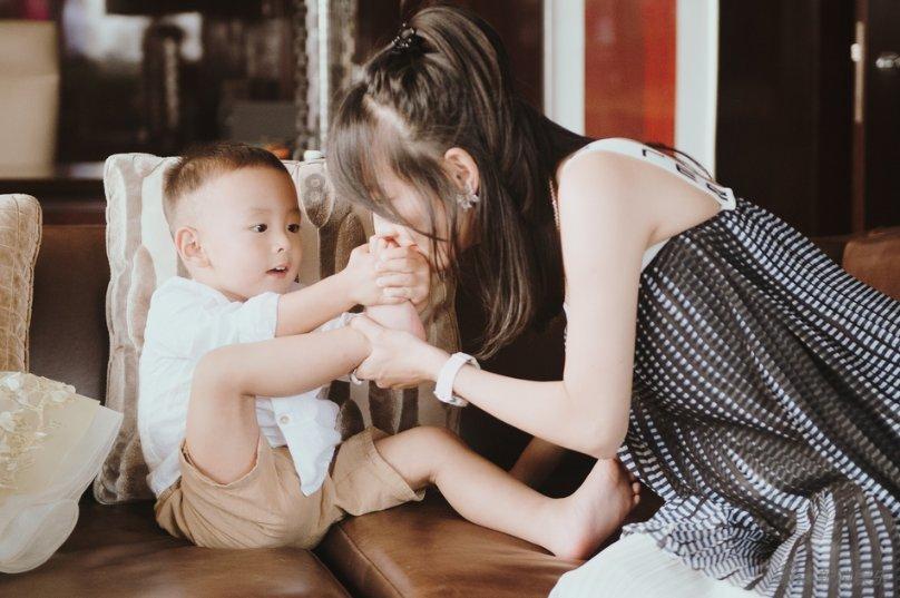 赵丽颖无美颜照堪比“整容”，脱离百万P图师，粉丝表示不敢看