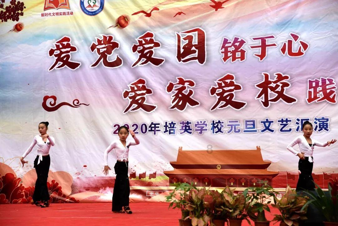 女友前任的事情撒了谎，我很难受，直接提了分手，对吗？