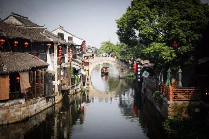 深度问答,铺一个客厅,如果用面积为六平方分米,的地砖要400块,如果换用边长为两分米的地砖要多少块?专家在线解答-铺一个客厅,如果用面积为六平方分米,的地砖要400块,如果换用边长为两分米的地砖要多少块?有问必答平台