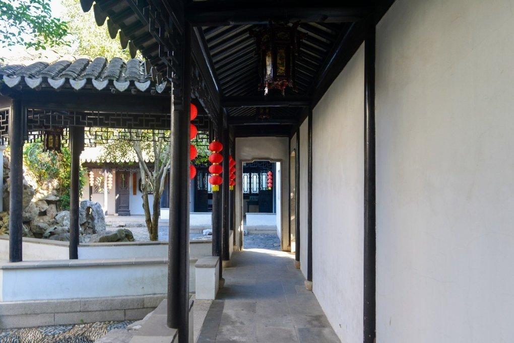 逃离违建房屋2